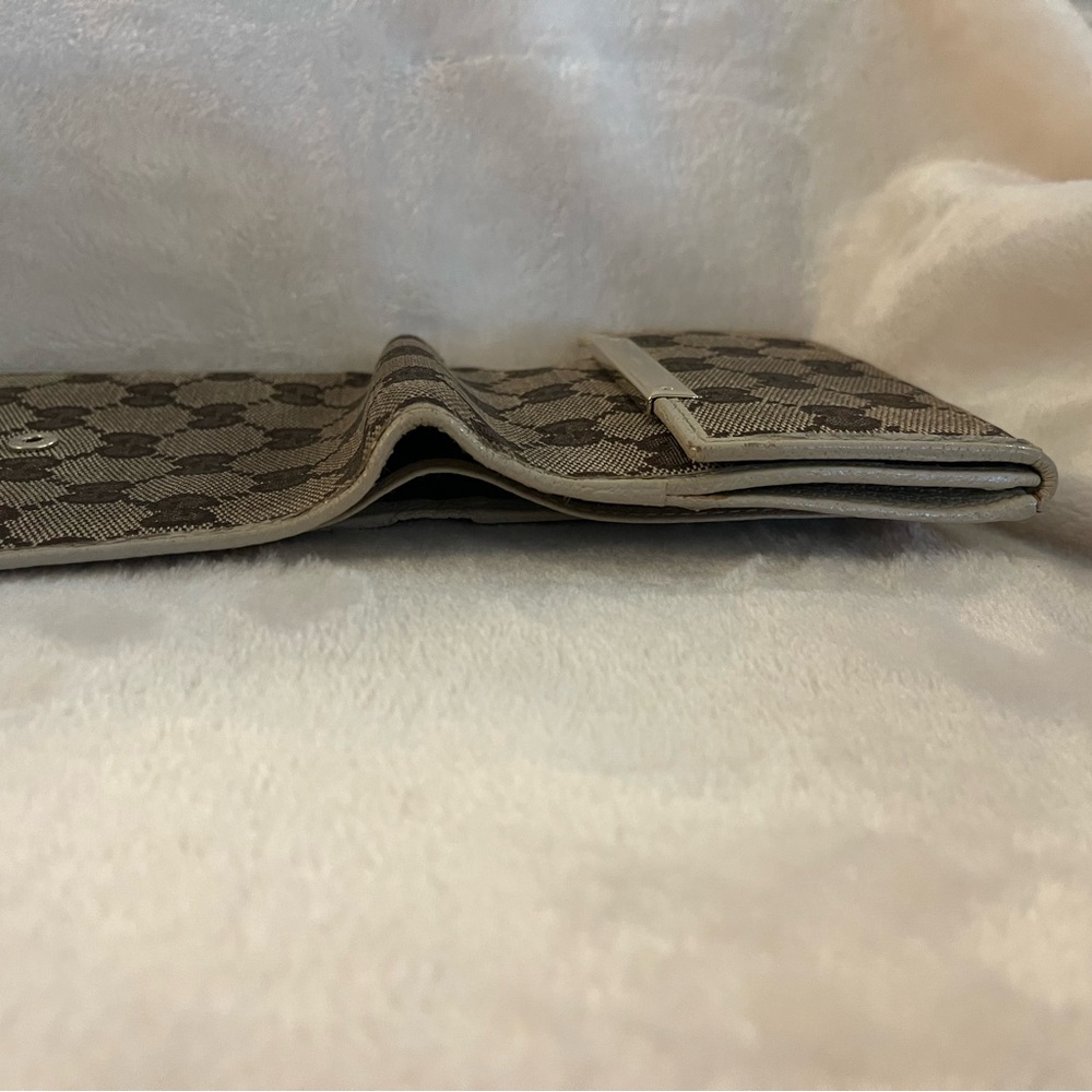 Gucci Beige and Brown Monogram Wallet - Picture 6 of 8